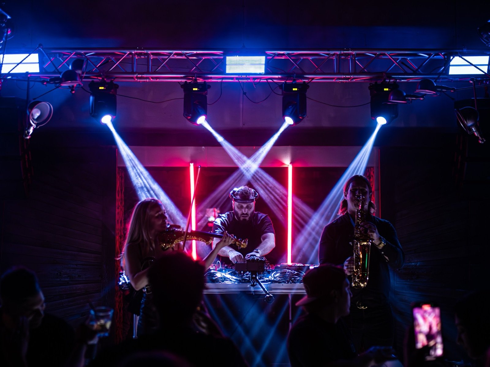 KICE DJing at Sirocco Sessions with live violin and saxophone